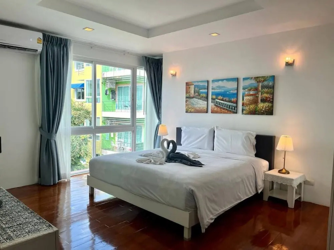 6-18 - 3 Bdr Spacious Penthouse With Shared Pool