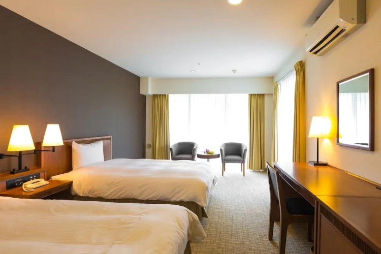 Standard room with balcony and with courtyard view