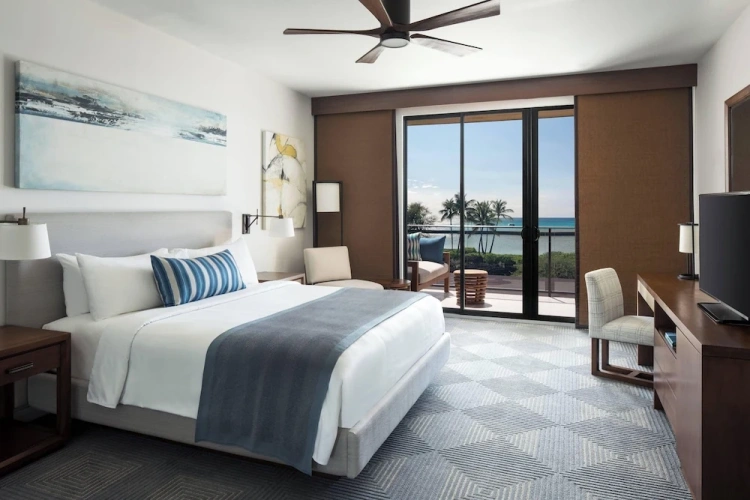 Na Hale Double room with balcony and oceanfront