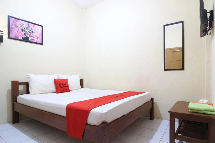 RedDoorz @ Jalan Parangtritis