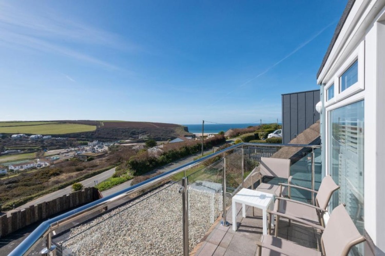 1 Bedroom Apartment with sea view