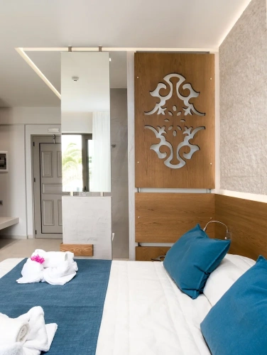 Deluxe Double room with balcony and with sea view
