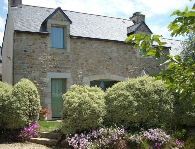 Cottage with garden view