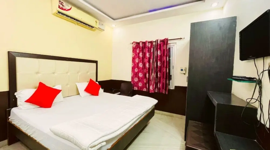 Deluxe room with balcony and with view