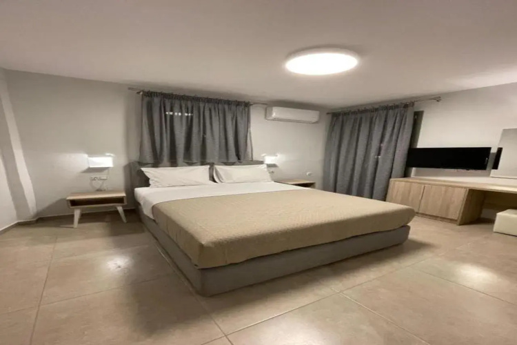 Anax Apartments