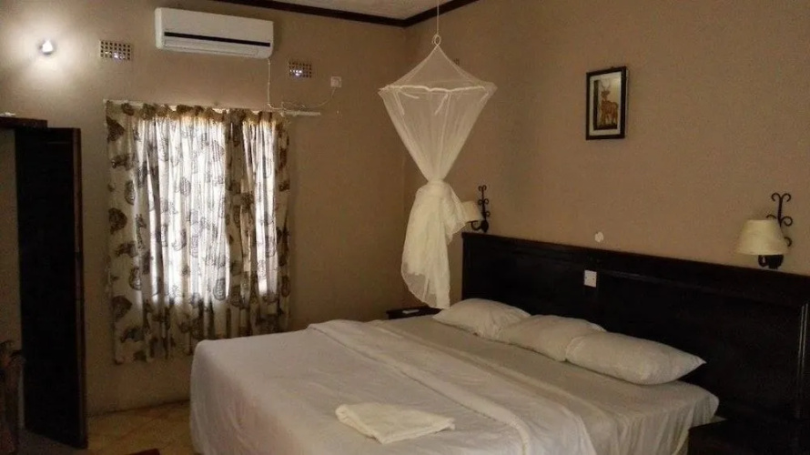 Decha Guest Lodge