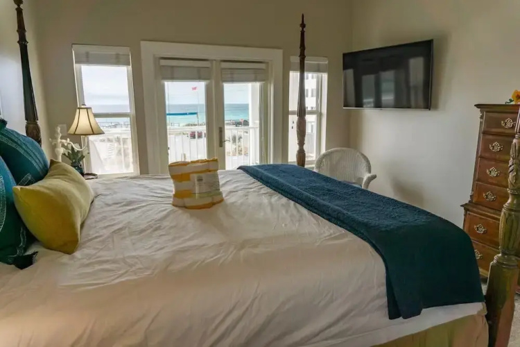 Pavilion Palms 204c