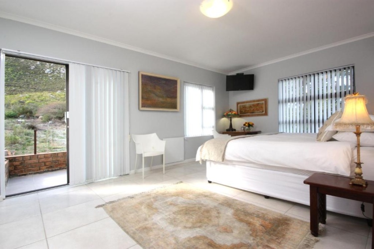 Standard Twin room with mountain view