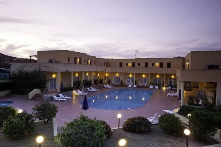 Blu Hotel Laconia