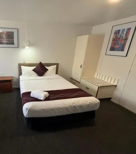 2 Bedrooms Apartment