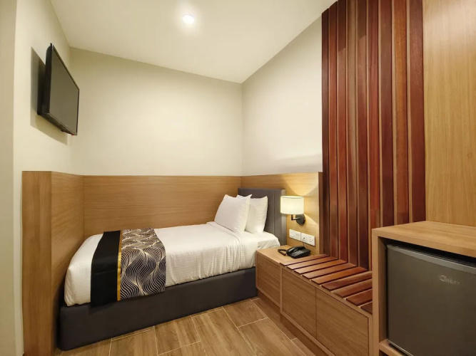 Zoom Hotel