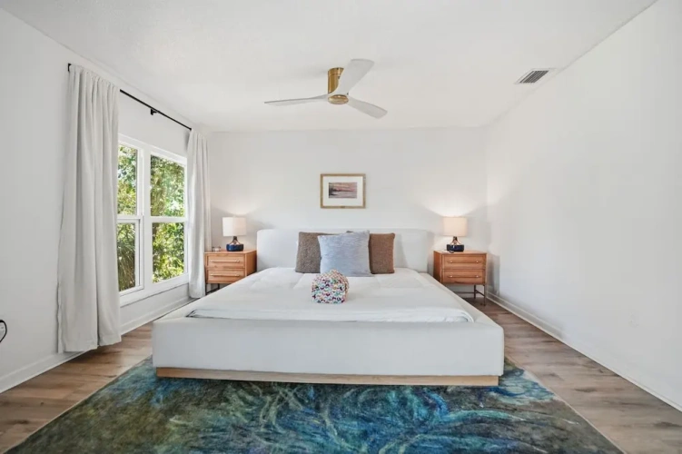 Tampa Oasis: Pool & Hot Tub Retreat for Families