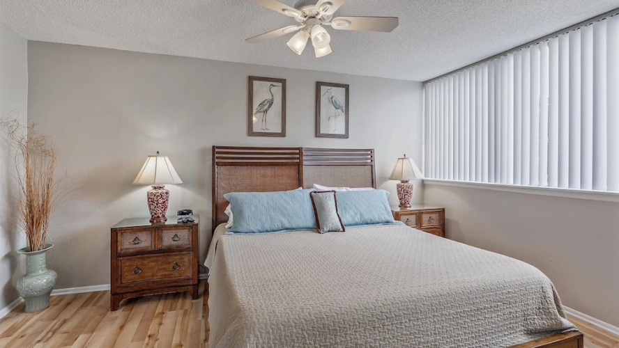 Hawk's Sea Nest 2 Bedroom Condo by RedAwning