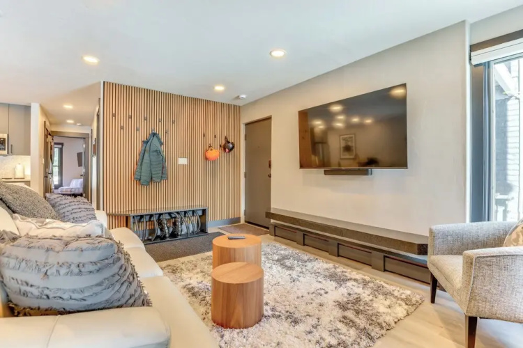 Between Beaver Creek & Vail: Modern Condo w/ View!