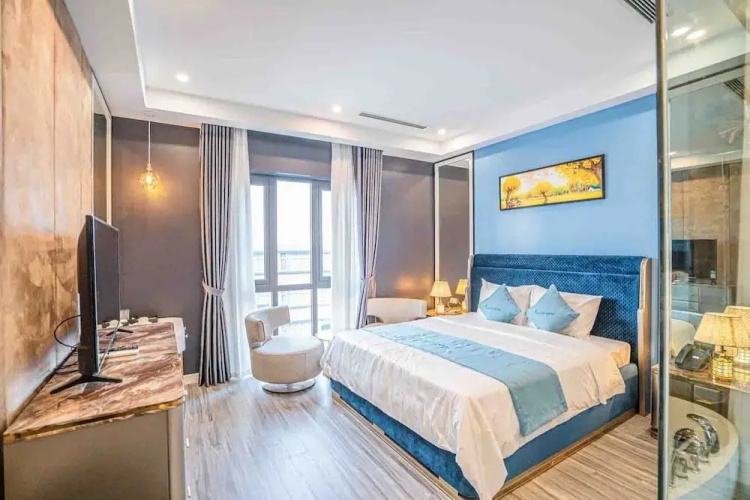 Luxury Hotel