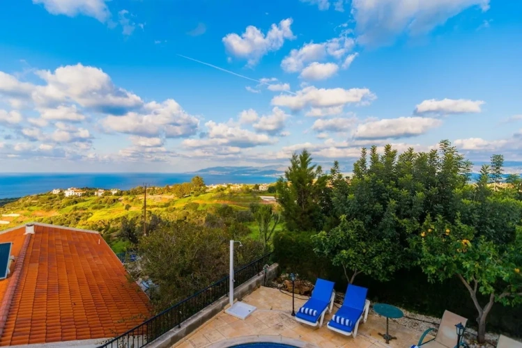 3 Bedrooms Villa with balcony