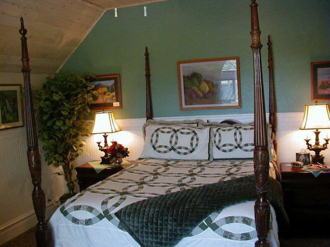 Monroe Inn