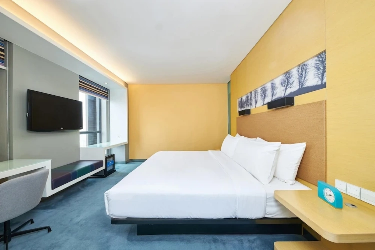 Standard Double room with city view