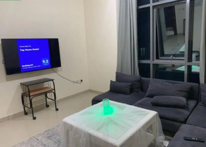 Top House Hostel
