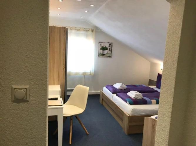 Standard Triple room