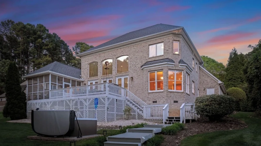 4 Bedrooms Cottage