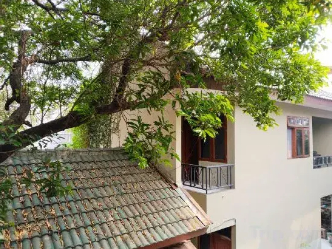 DeKuningan House
