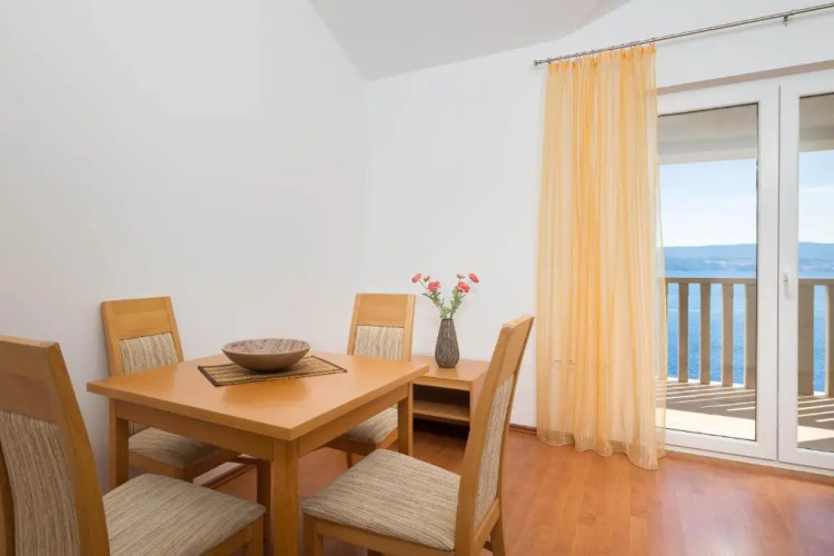 Beachfront Apartments Lara
