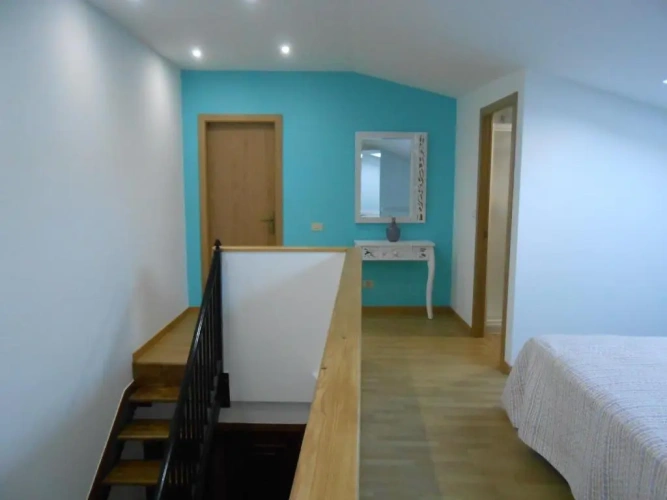 5 Bedrooms Cottage