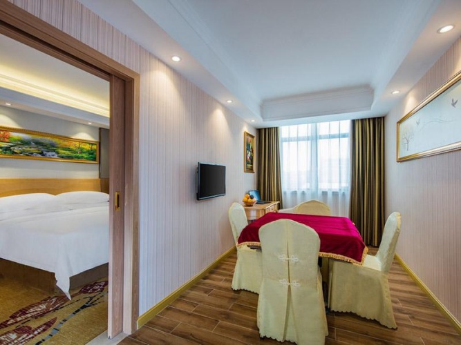 Quadruple Family Suite