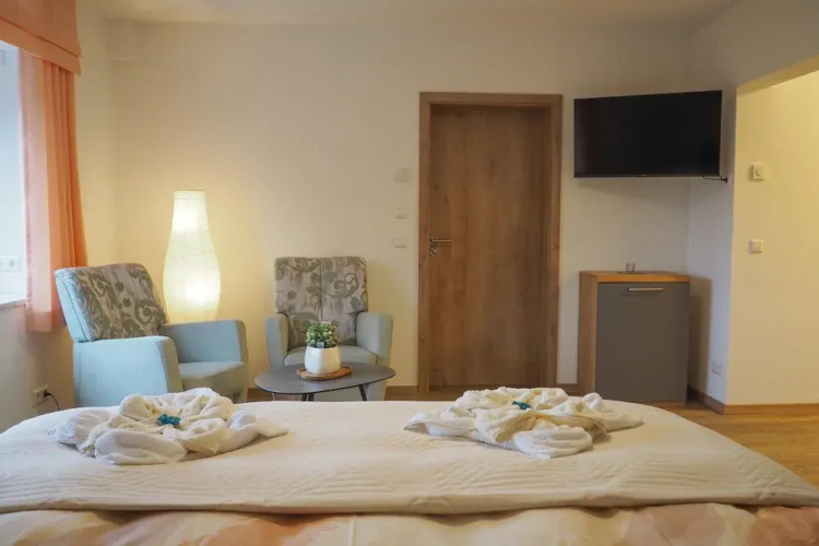Peaceful Couples' Getaway