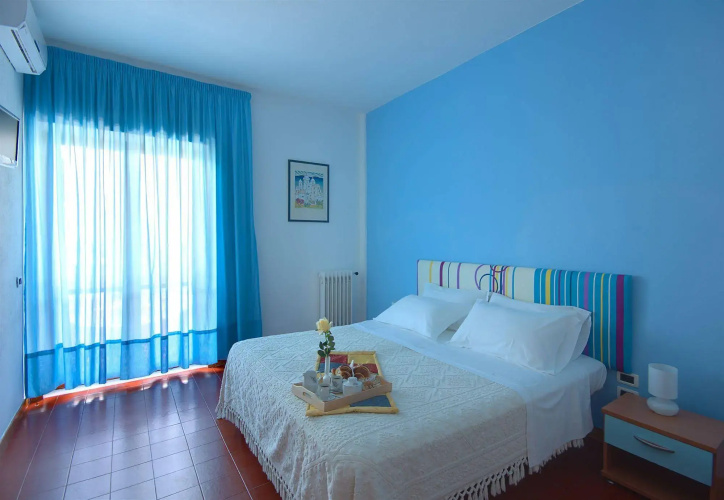 Iris Hotel