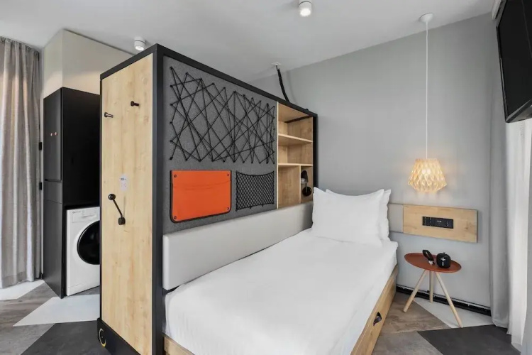 Stay KooooK Geneva City – Online Check In