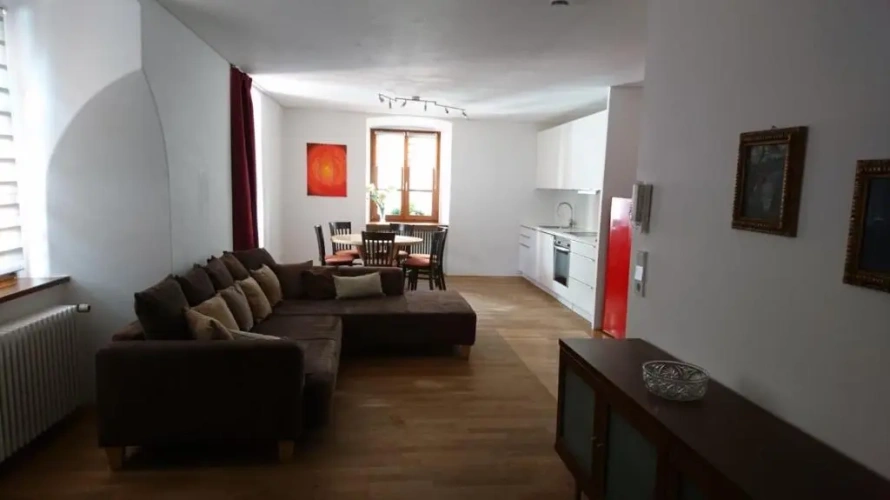 3 Bedrooms Apartment