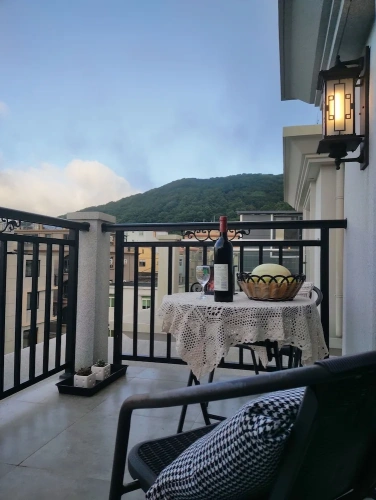 Luxury Triple room with balcony and with courtyard view