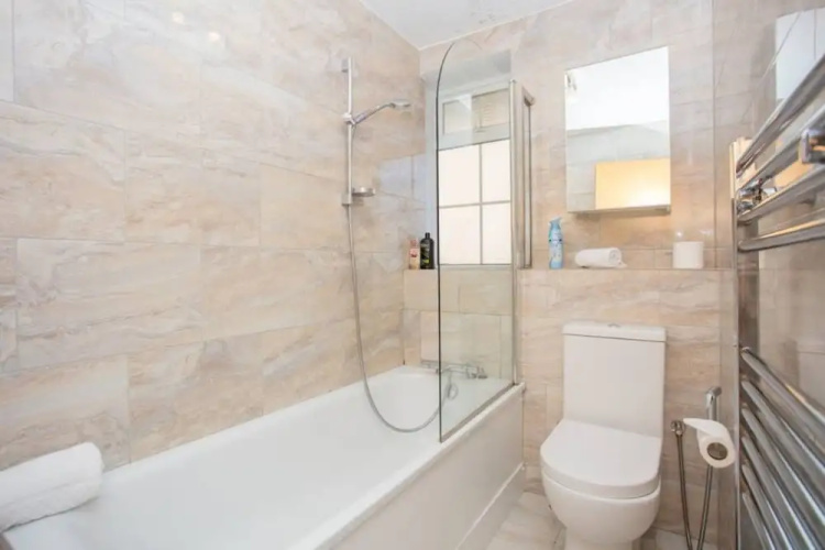 Sunny Flat in Islington