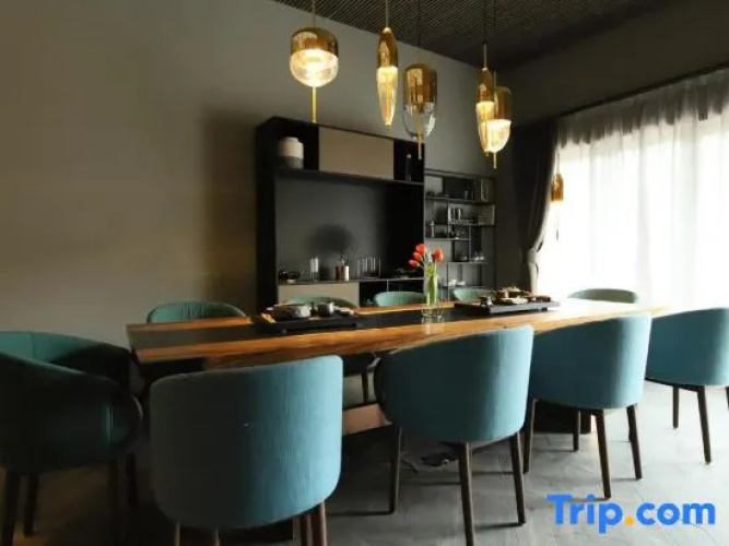 Yee Choi Hotels & Resorts