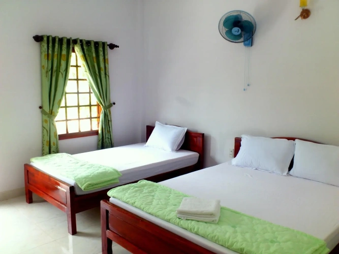 Standard Triple room