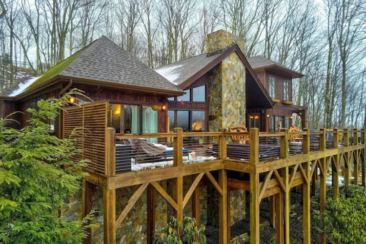 2 Mi to Slopes: Luxe Beech Mtn Cabin w/ Hot Tub