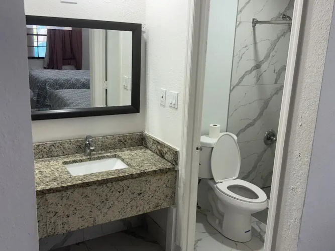 Apollo Inn