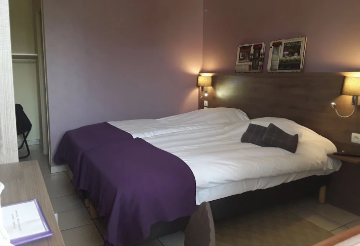 2 Bedrooms Comfort room
