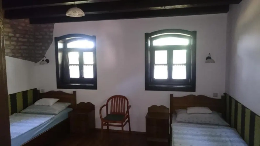 Standard Twin room with garden view