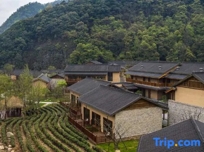 Julong Guniujiang Resort