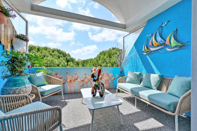 2 Bedrooms Apartment