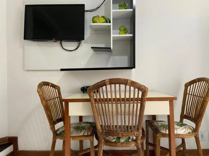 Flat no Farol da Barra 129