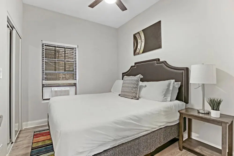Prime 3BR Apt - Lawndale rep