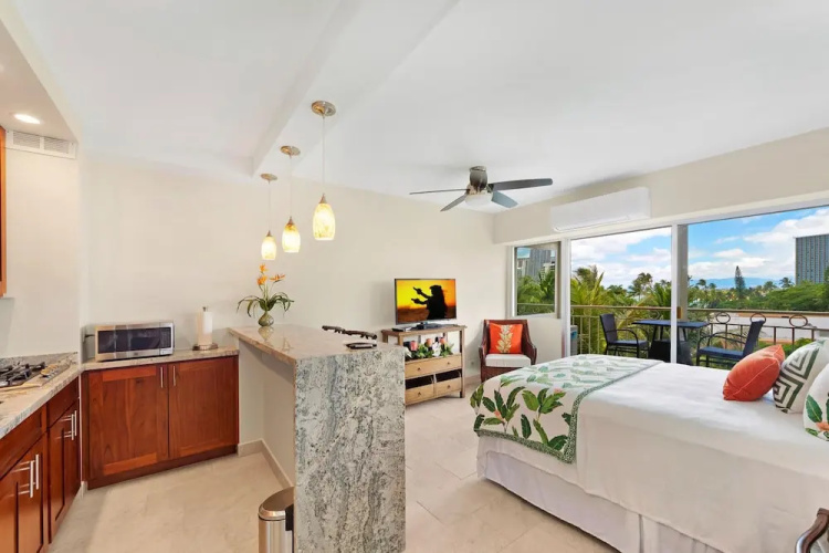 Upgraded Luxury Studio With Ocean Views