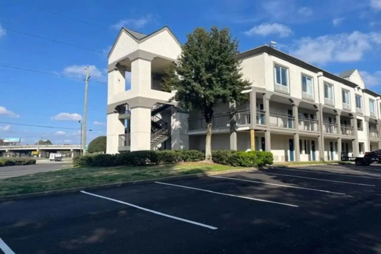 Studio 6 Suites Norcross, GA