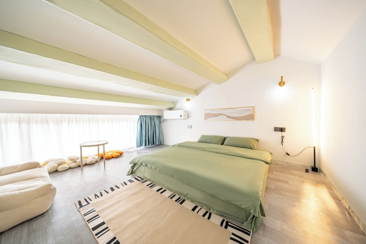 Standard Quadruple room with courtyard view