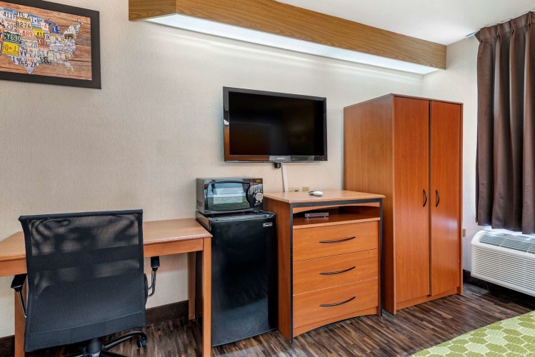 Econo Lodge North Academy photo 15