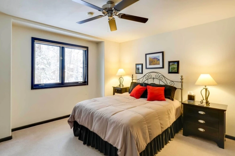4 Bedrooms Cottage